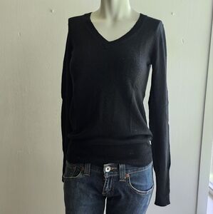 GUC MOSSIMO V-NECK BLACK SWEATER XS